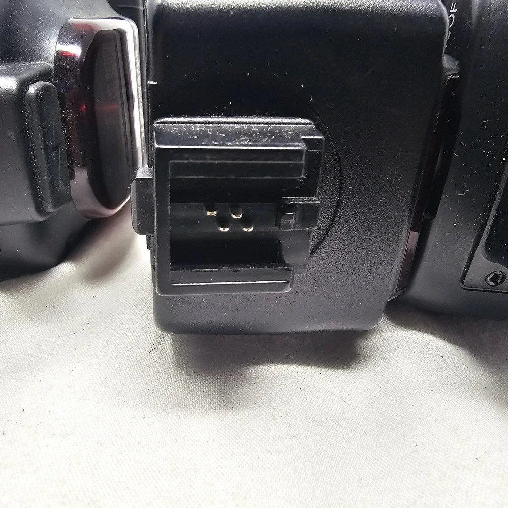 Lot Of 4 Shoe Mount Camera Flash for Parts Or‎ Repair Only